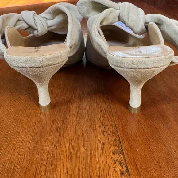 M. Gemi Pointed Suede Knot-Top Mules in Multi-Blues and Light Beige - Picture 5 of 9